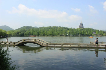 杭州环西湖徒步之旅 湖光山色间的诗意漫游